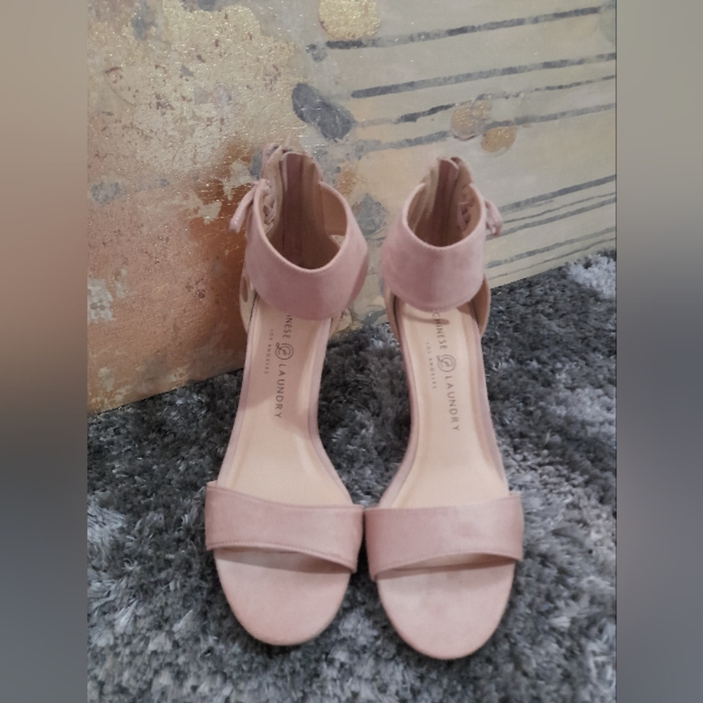 Chinese Laundry wedges